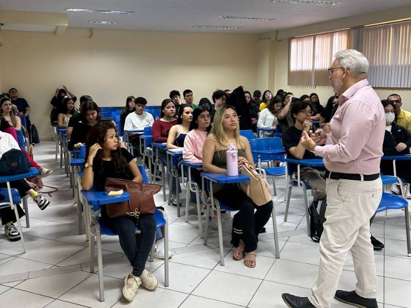 Curso de Farmácia da Fibra promove debate sobre Ética Farmacêutica e Atuação Profissional