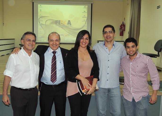 Carla Bicelli na premiação pelo 1º do Simulado OAB Fibra